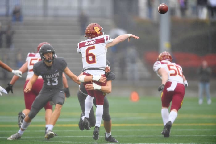 Tualatin.Central-Catholic.6A-football-final.Leon-Neuschwander.31